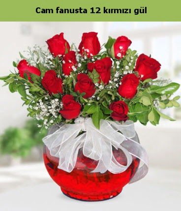 Cam içerisinde 12 adet kırmızı gül  Manisa yurtiçi ve yurtdışı çiçek siparişi 