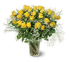  Manisa güvenli kaliteli hızlı çiçek  15 adet sarigül mika yada cam vazoda 
