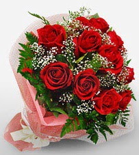 12 adet kırmızı güllerden kaliteli gül  Manisa İnternetten çiçek siparişi 